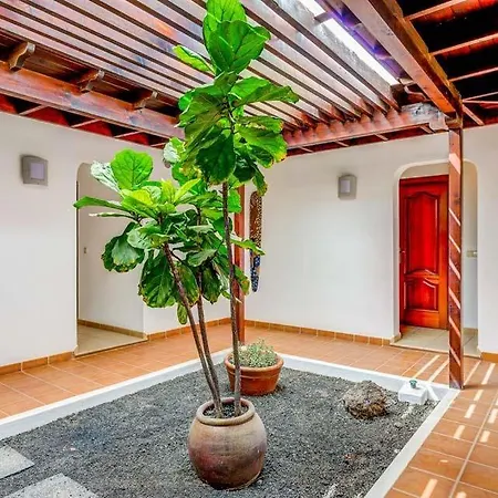 Villa Playa Blanca Sleeps 8 Pool Wifi *