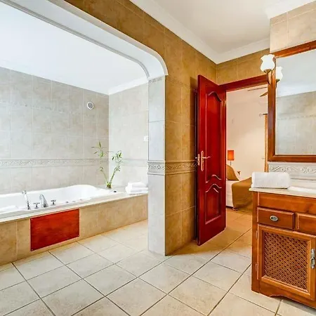 Vila Playa Blanca Sleeps 8 Pool Wifi *